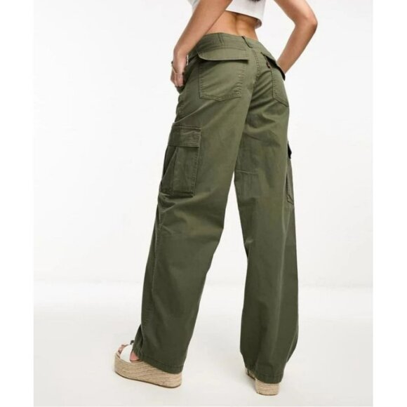 Levis 94 Baggy Cargo Pants Sz 29 Waist Relaxed Fit Adjustable Cuffs Casual Style - Picture 2 of 12